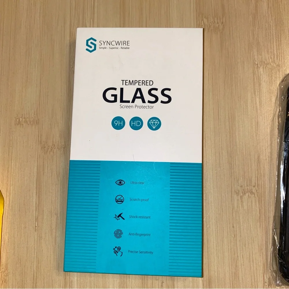 iPhone 11 glass screen protector & case new